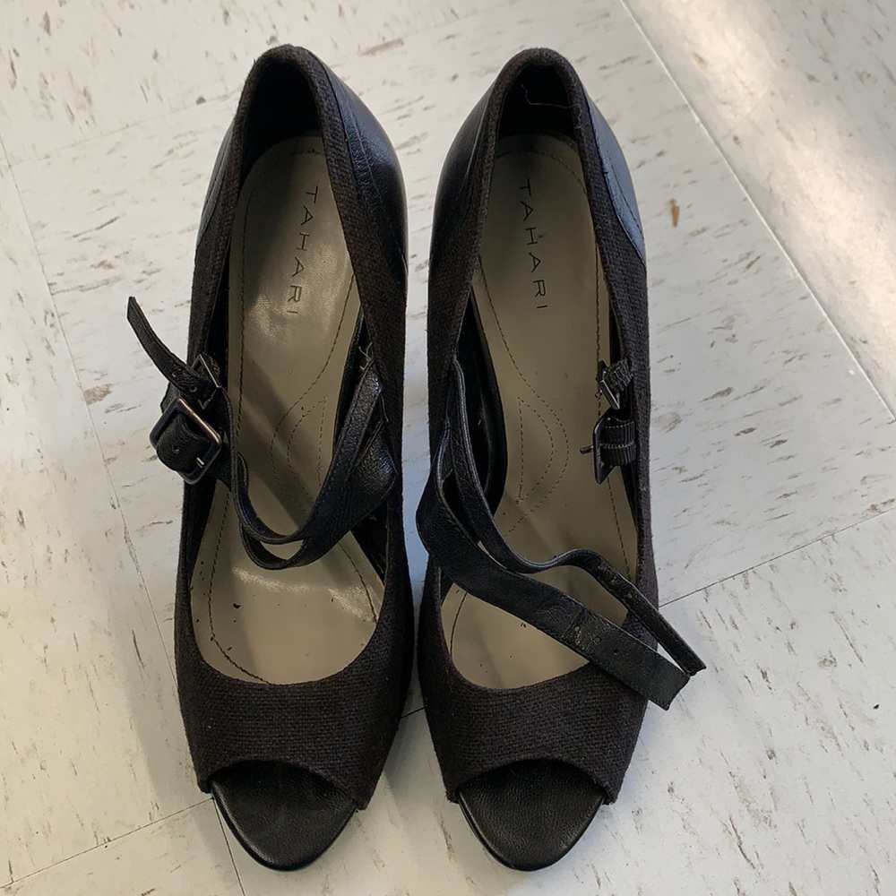 Tahari shoes size 10